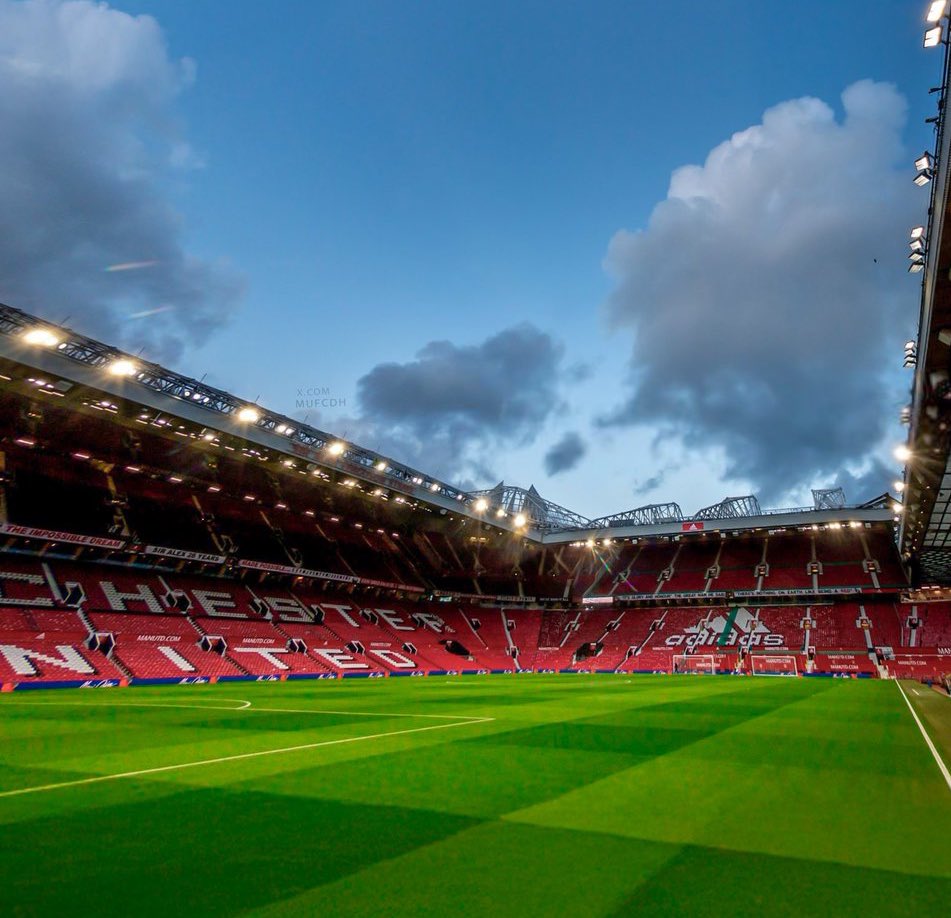 Manchester United 1-0 Newcastle United: A Gritty Boxing Day Triumph at Old Trafford