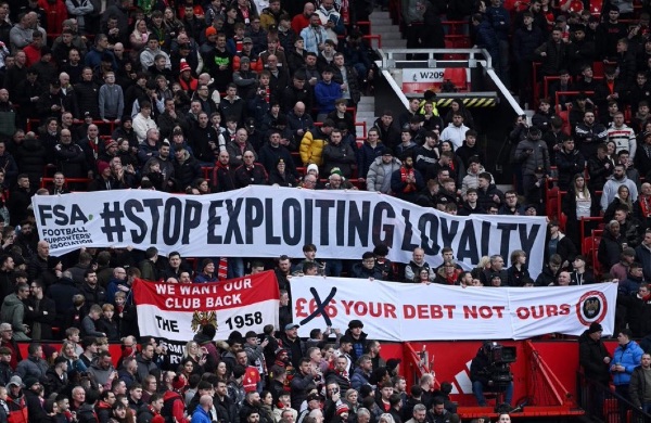 Manchester United’s Debt Crisis: A Financial Quagmire Threatening a Footballing Giant