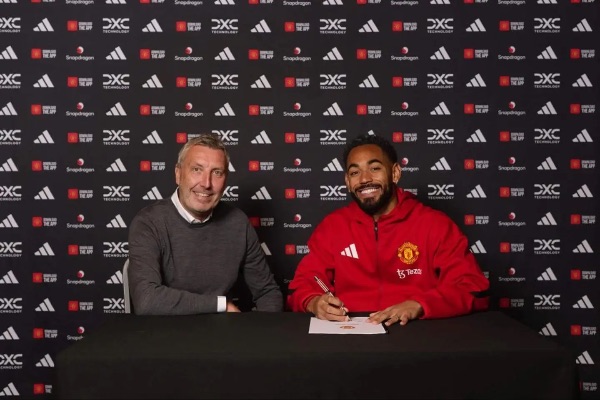 Matheus Cunha signing